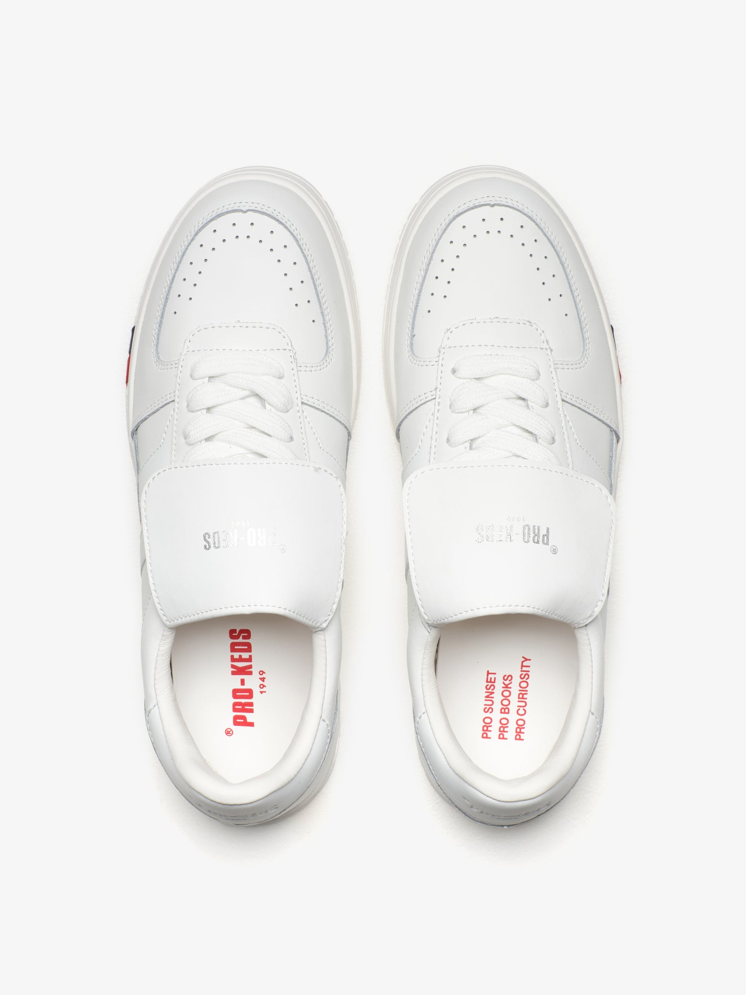 Field King in white leather